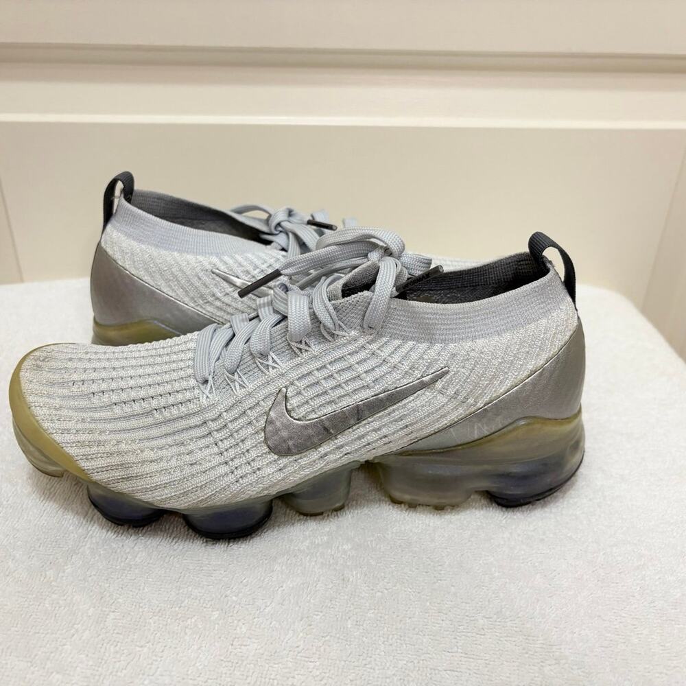 Nike VaporMax Sneaker- Women’s Size 7.5